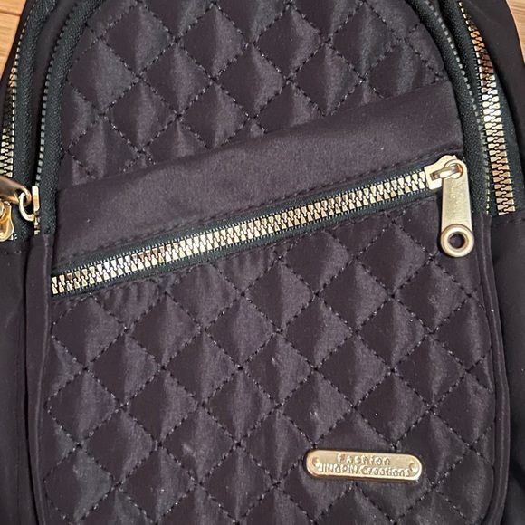 Black Quilted Women's Crossbody Bag - Picture 4 of 4